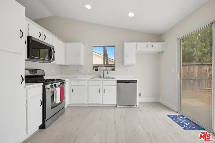 1325 Bradford Avenue, Rosamond, California 93560
