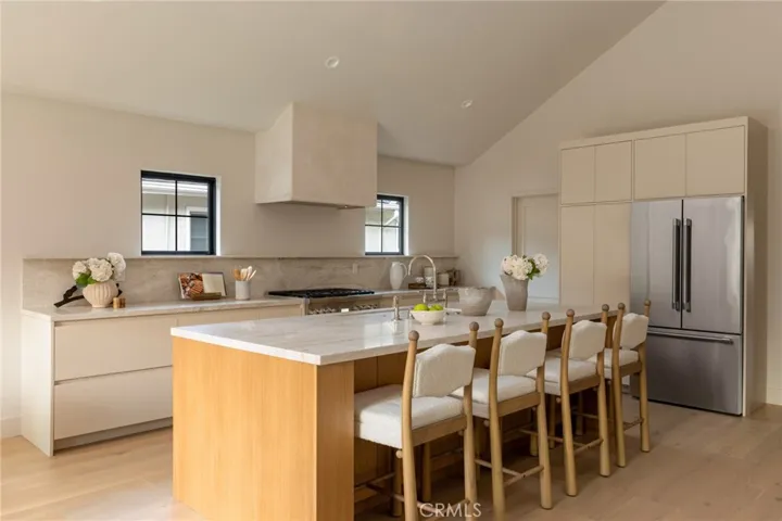 321 N Lucerne, Los Angeles, California 90004