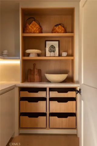 321 N Lucerne, Los Angeles, California 90004