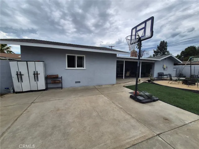6831 Park, Rialto, California 92376