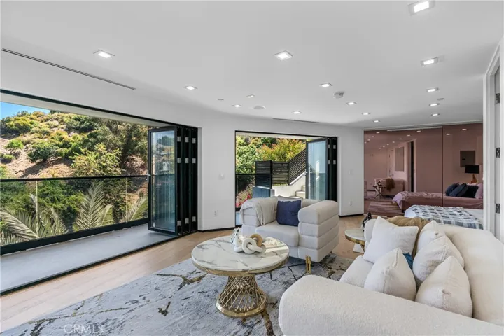 8144 1/2 Gould, Los Angeles, California 90046