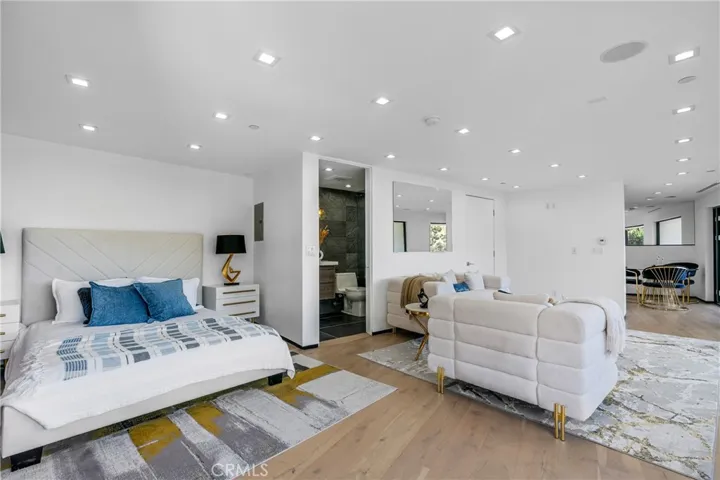8144 1/2 Gould, Los Angeles, California 90046