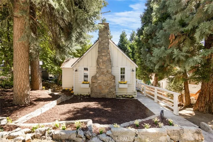 1177 Bear Springs Road, Rimforest, California 92378