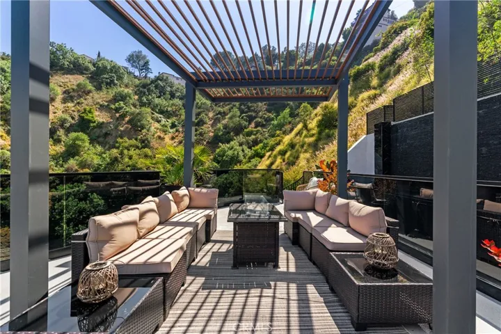8144 Gould, Los Angeles, California 90046