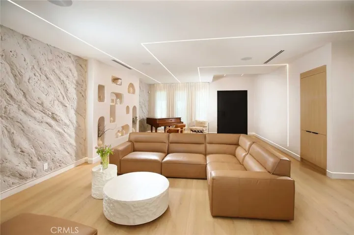 12413 Nedra, Los Angeles, California 91344