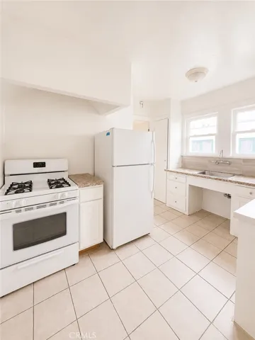 1308 1/2 S Van Ness Avenue, Los Angeles, California 90019