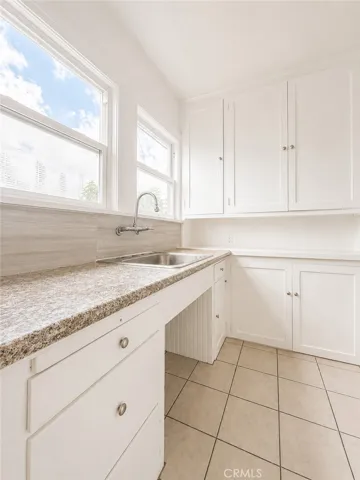 1308 1/2 S Van Ness Avenue, Los Angeles, California 90019