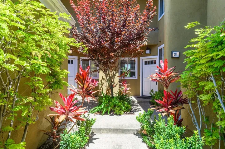 97 Lehigh Aisle 50, Irvine, California 92612