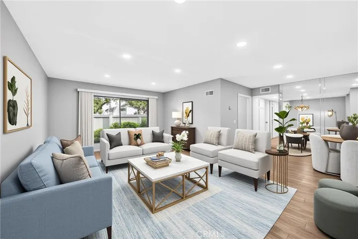 13602 La Jolla, La Mirada, California 90638