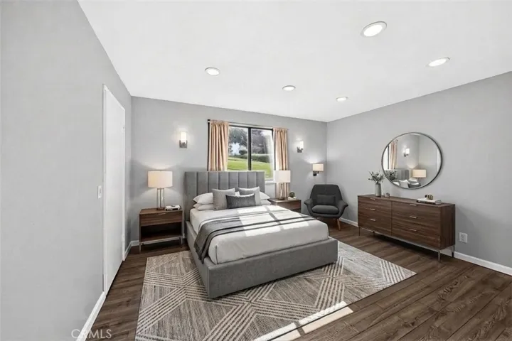 13602 La Jolla, La Mirada, California 90638