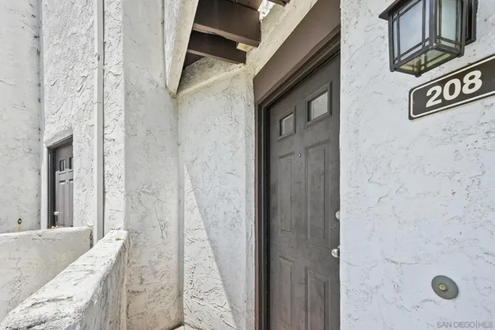 3823 Caminito Litoral 208, San Diego, California 92107