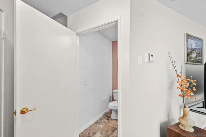 3823 Caminito Litoral 208, San Diego, California 92107