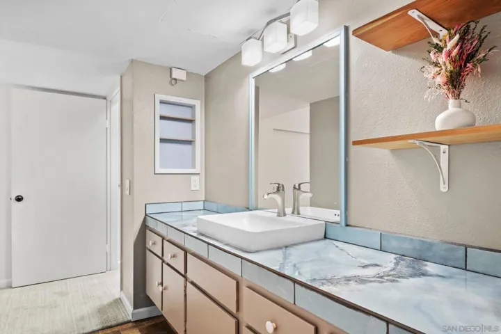 3823 Caminito Litoral 208, San Diego, California 92107