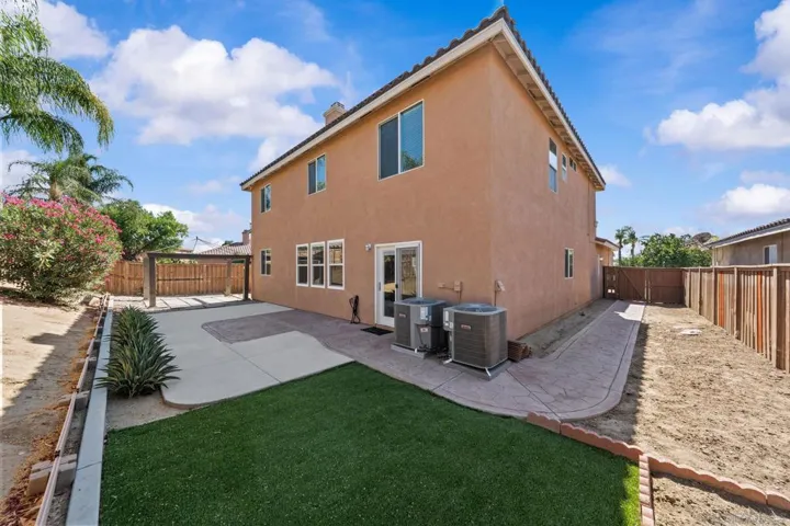 183 La Amistad Way, Hemet, California 92545
