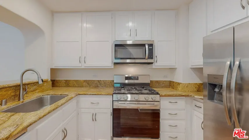 1011 N La Jolla Avenue, Los Angeles, California 90046