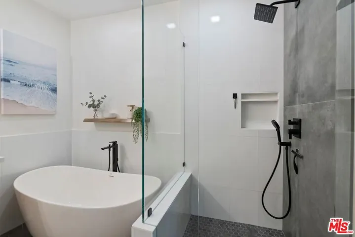 13080 Pacific 123, Playa Vista, California 90094