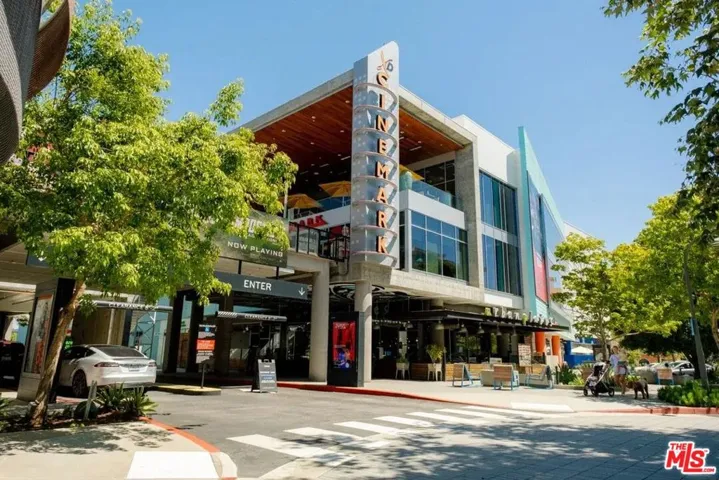 13080 Pacific 123, Playa Vista, California 90094