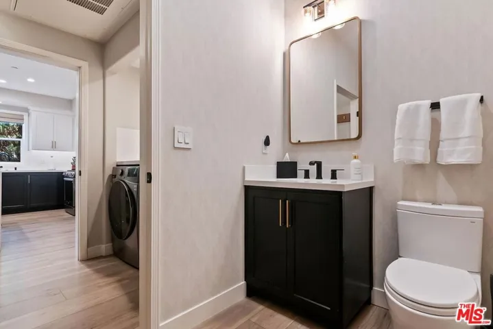 13080 Pacific 123, Playa Vista, California 90094