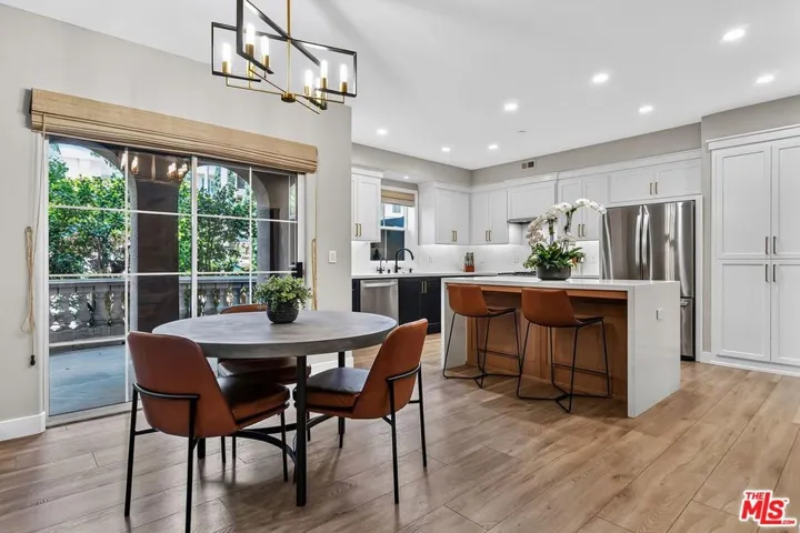 13080 Pacific 123, Playa Vista, California 90094