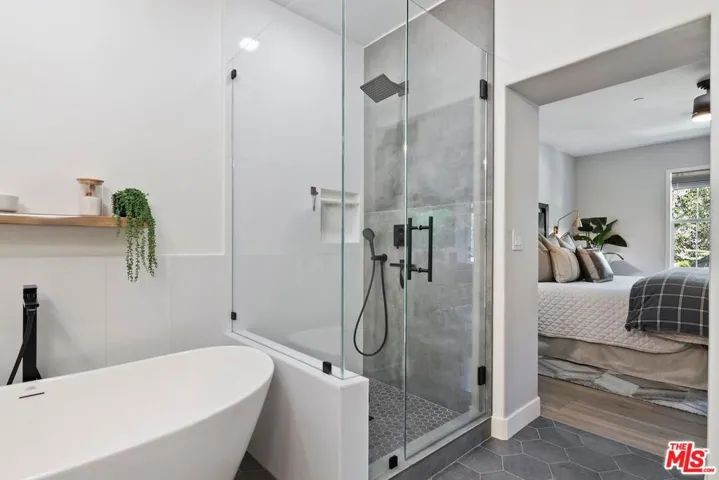 13080 Pacific 123, Playa Vista, California 90094