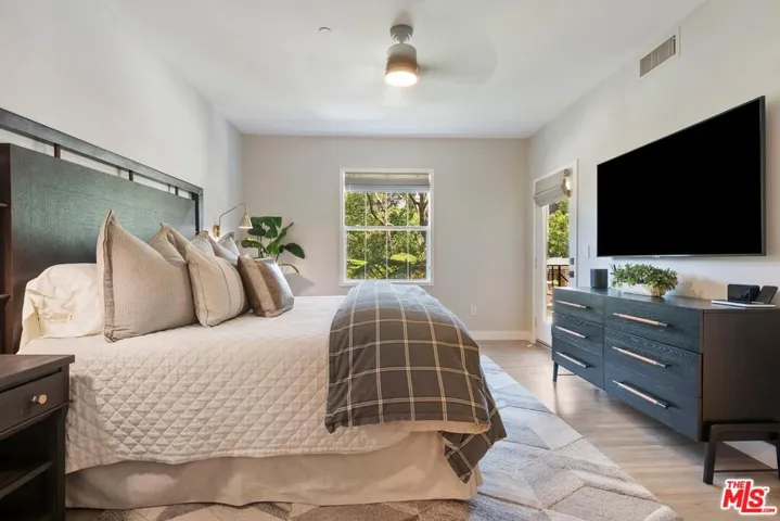 13080 Pacific 123, Playa Vista, California 90094