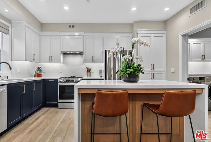 13080 Pacific 123, Playa Vista, California 90094