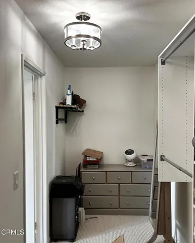 Pima walkin closet