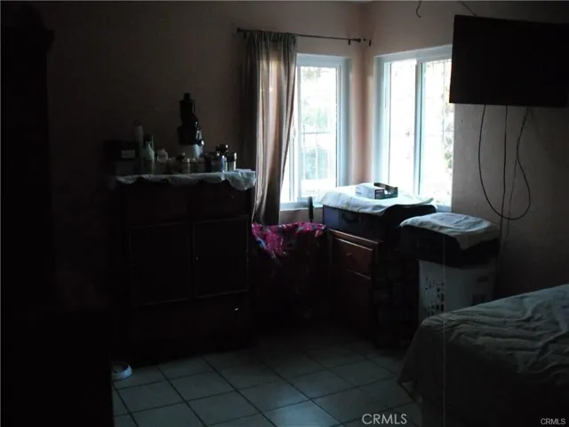 711 E Pine, Compton, California 90221