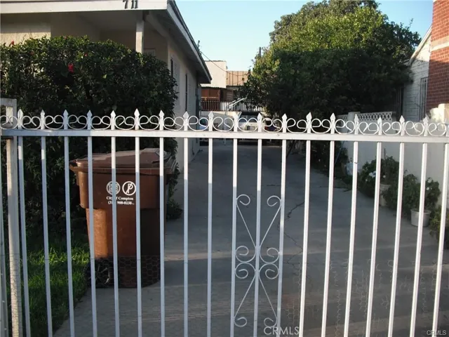 711 E Pine, Compton, California 90221