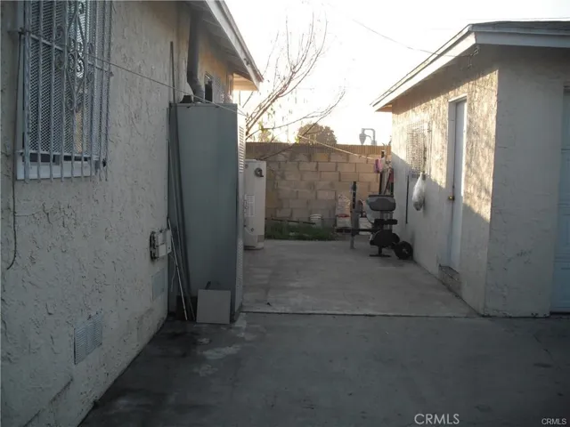 711 E Pine, Compton, California 90221
