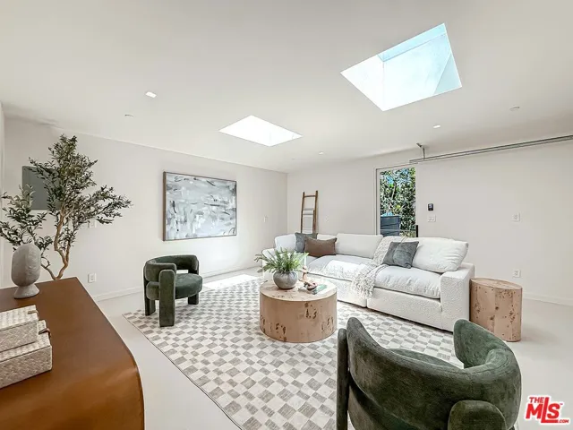 421 19th Street, Santa Monica, California 90402