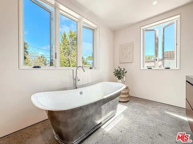421 19th Street, Santa Monica, California 90402