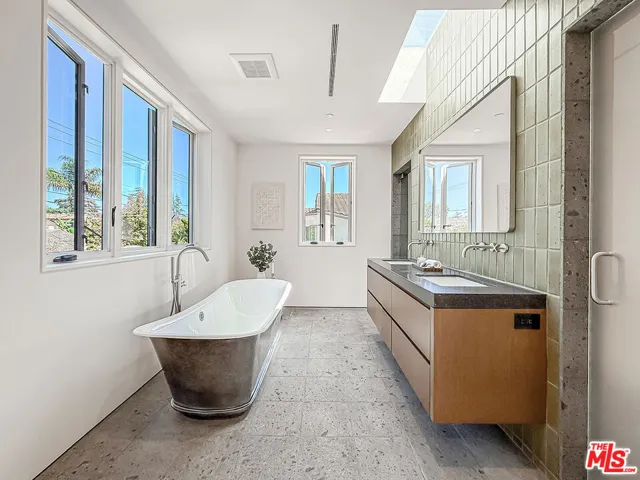 421 19th Street, Santa Monica, California 90402
