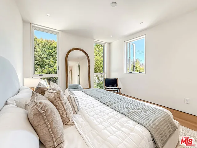 421 19th Street, Santa Monica, California 90402
