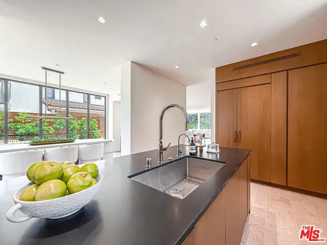 421 19th Street, Santa Monica, California 90402