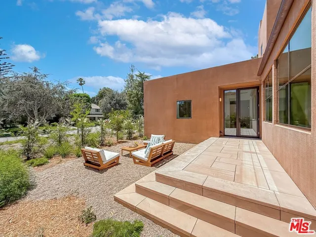 421 19th Street, Santa Monica, California 90402