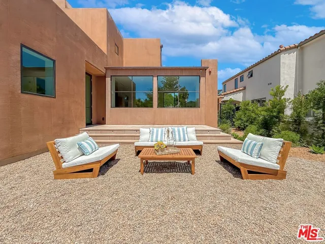 421 19th Street, Santa Monica, California 90402