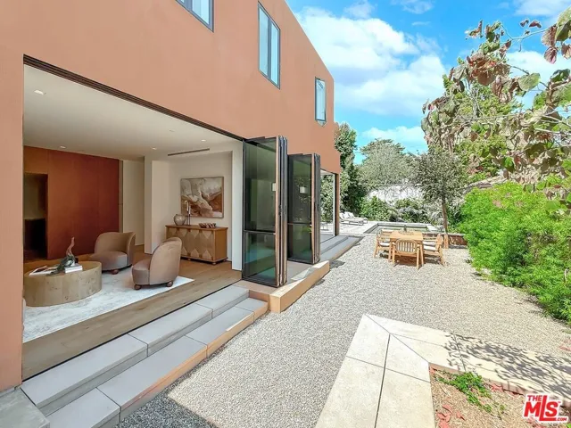 421 19th Street, Santa Monica, California 90402