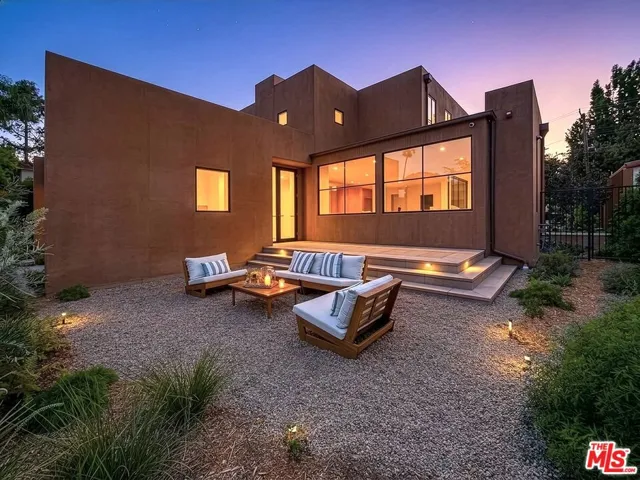 421 19th Street, Santa Monica, California 90402