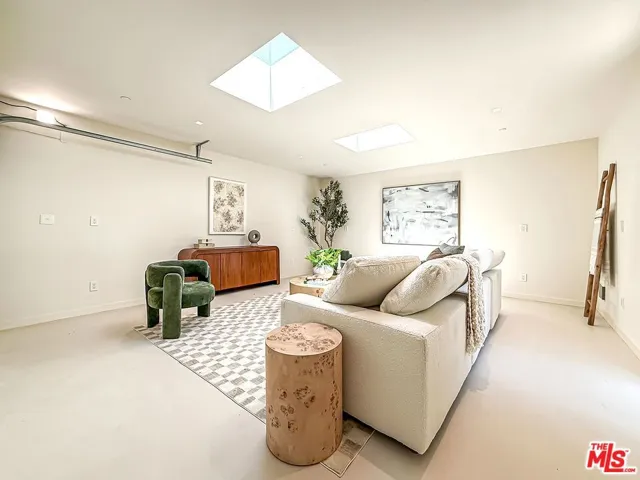 421 19th Street, Santa Monica, California 90402