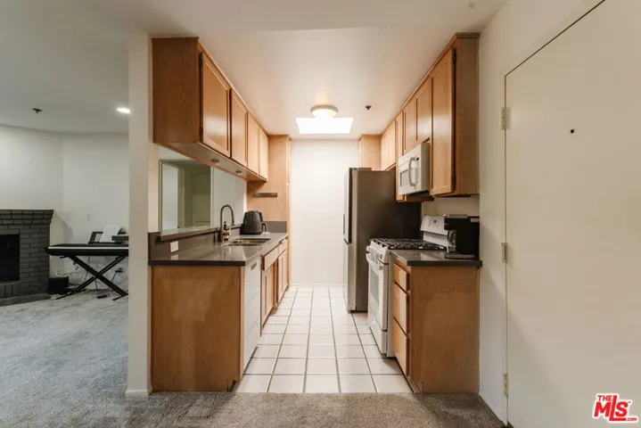 1731 Barry Avenue 214, Los Angeles, California 90025