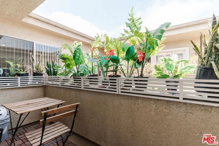 1731 Barry Avenue 214, Los Angeles, California 90025