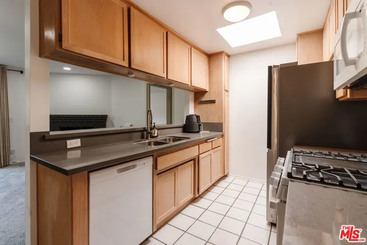 1731 Barry Avenue 214, Los Angeles, California 90025