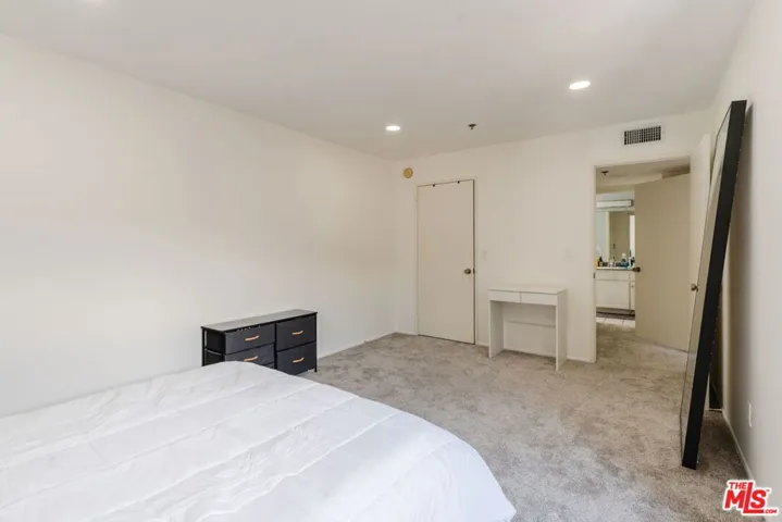 1731 Barry Avenue 214, Los Angeles, California 90025