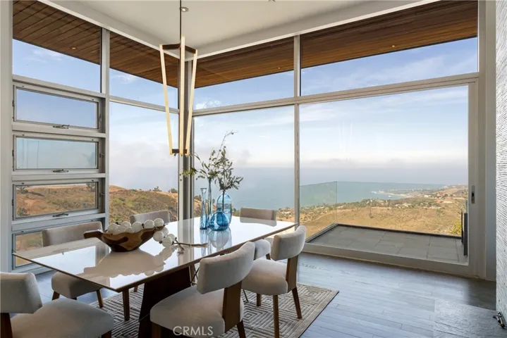 21826 Castlewood Drive, Malibu, California 90265