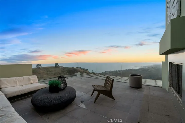 21826 Castlewood Drive, Malibu, California 90265