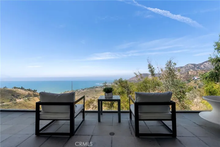 21826 Castlewood Drive, Malibu, California 90265