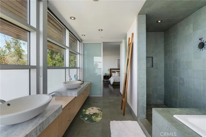 21826 Castlewood Drive, Malibu, California 90265