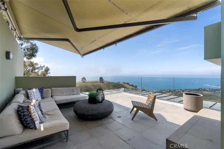 21826 Castlewood Drive, Malibu, California 90265