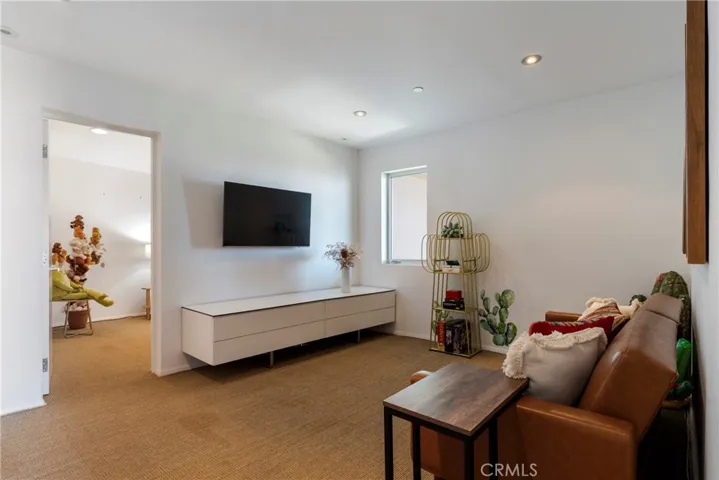 21826 Castlewood Drive, Malibu, California 90265